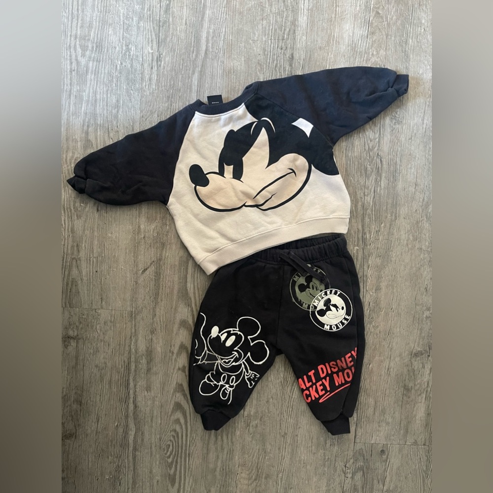 Zara Disney Mickey Jogger Sweatshirt set 12-18 Months